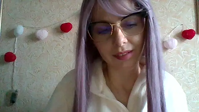 Snapshot of LuminousLady chatting on 02.14.25 LuminousLady online show from 02.14.25