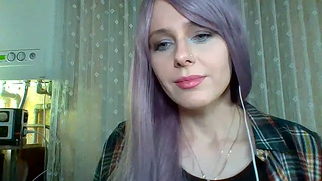 Snapshot of LuminousLady chatting on 02.16.25 LuminousLady online show from 02.16.25