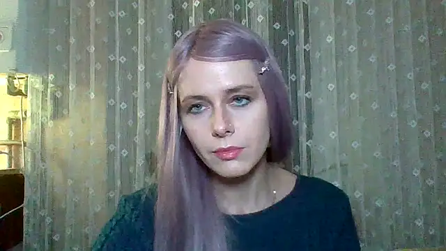 Snapshot of LuminousLady chatting on 02.28.25 LuminousLady online show from 02.28.25