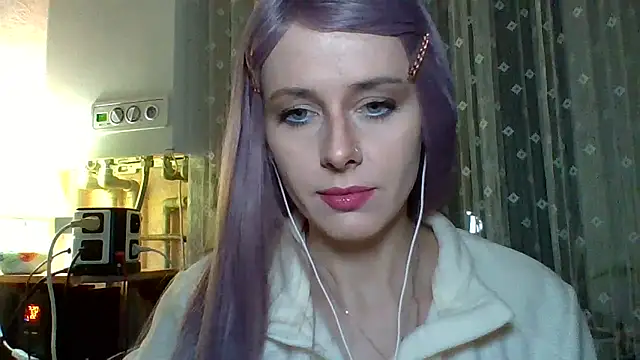 Snapshot of LuminousLady chatting on 03.03.25 LuminousLady online show from 03.03.25