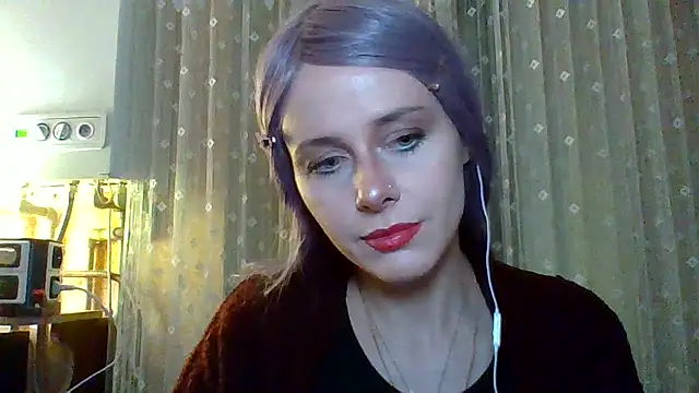 Snapshot of LuminousLady chatting on 03.04.25 LuminousLady online show from 03.04.25