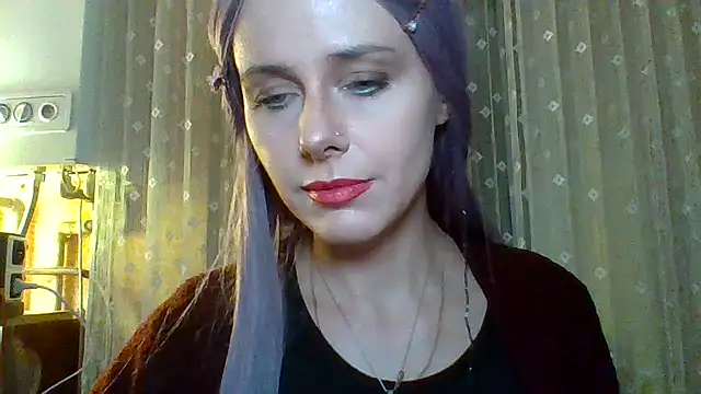 Snapshot of LuminousLady chatting on 03.04.25 LuminousLady online show from 03.04.25