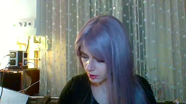 Snapshot of LuminousLady chatting on 03.07.25 LuminousLady online show from 03.07.25