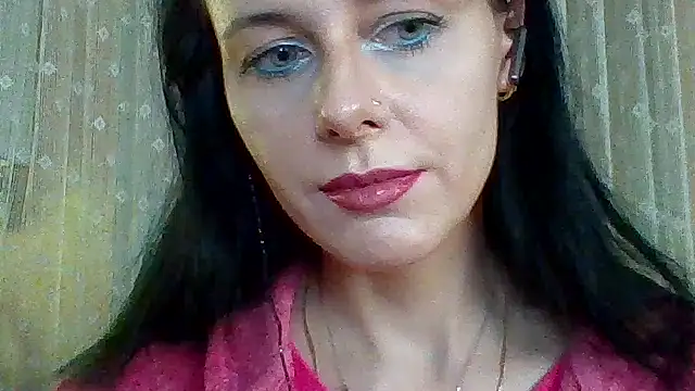 Snapshot of LuminousLady chatting on 03.18.25 LuminousLady online show from 03.18.25