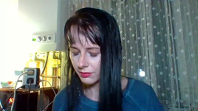 Snapshot of LuminousLady chatting on 03.18.25 LuminousLady online show from 03.18.25