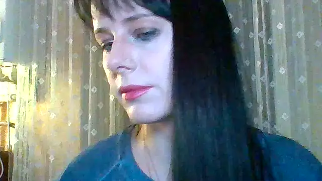 Snapshot of LuminousLady chatting on 03.18.25 LuminousLady online show from 03.18.25