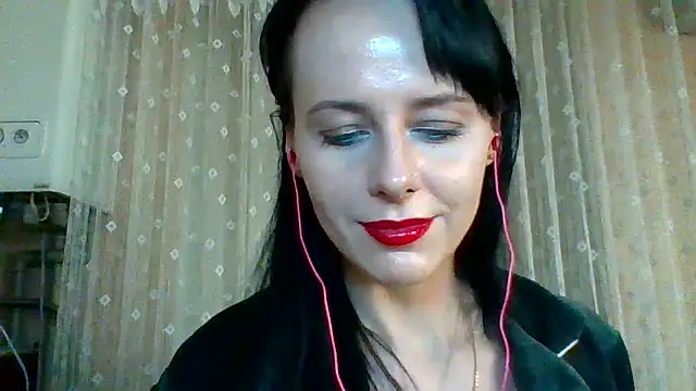 Snapshot of LuminousLady chatting on 03.22.25 LuminousLady online show from 03.22.25