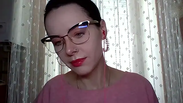 Snapshot of LuminousLady chatting on 09.13.25 LuminousLady online show from 09.13.25