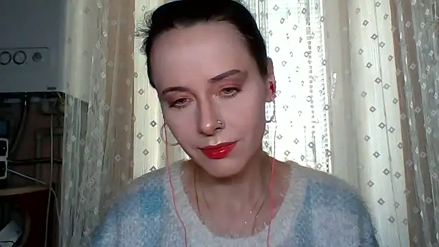 Snapshot of LuminousLady chatting on 09.18.25 LuminousLady online show from 09.18.25