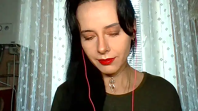 Snapshot of LuminousLady chatting on 09.22.25 LuminousLady online show from 09.22.25