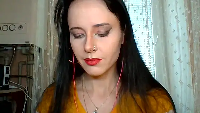 Snapshot of LuminousLady chatting on 09.27.25 LuminousLady online show from 09.27.25