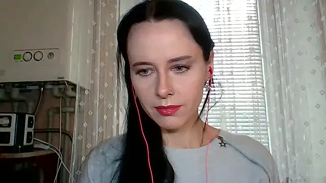 Snapshot of LuminousLady chatting on 10.03.25 LuminousLady online show from 10.03.25
