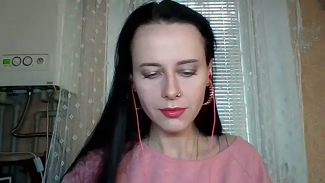 Snapshot of LuminousLady chatting on 10.11.25 LuminousLady online show from 10.11.25