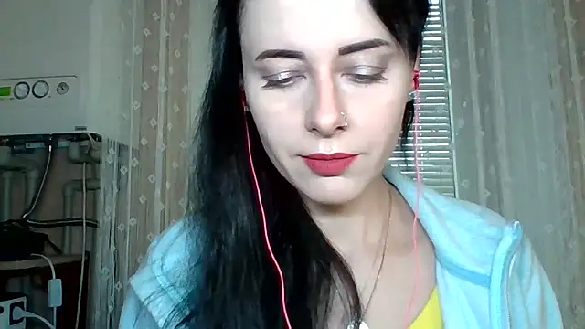 Snapshot of LuminousLady chatting on 10.20.25 LuminousLady online show from 10.20.25