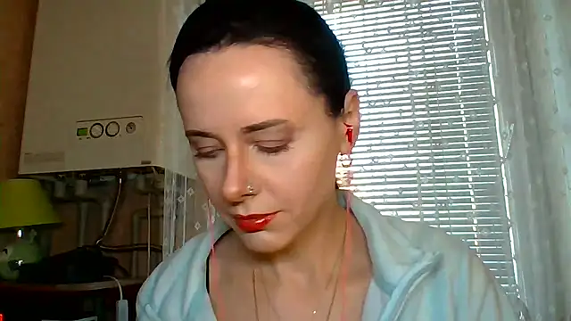 Snapshot of LuminousLady chatting on 10.27.25 LuminousLady online show from 10.27.25