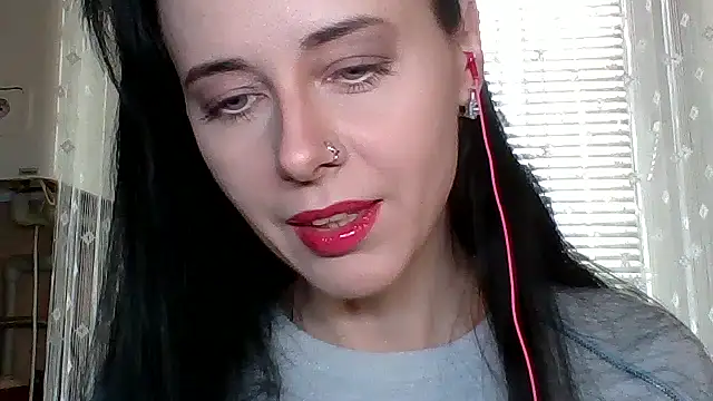 Snapshot of LuminousLady chatting on 10.28.25 LuminousLady online show from 10.28.25