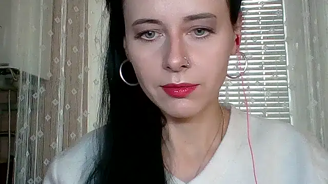 Snapshot of LuminousLady chatting on 10.29.25 LuminousLady online show from 10.29.25