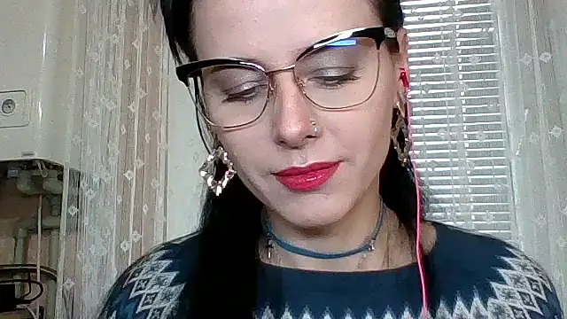 Snapshot of LuminousLady chatting on 11.08.25 LuminousLady online show from 11.08.25