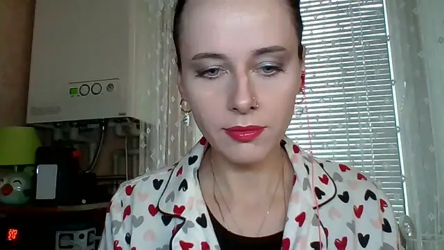 Snapshot of LuminousLady chatting on 11.09.25 LuminousLady online show from 11.09.25