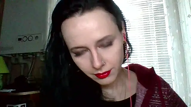 Snapshot of LuminousLady chatting on 11.11.25 LuminousLady online show from 11.11.25