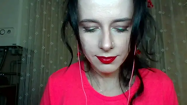 Snapshot of LuminousLady chatting on 12.13.25 LuminousLady online show from 12.13.25