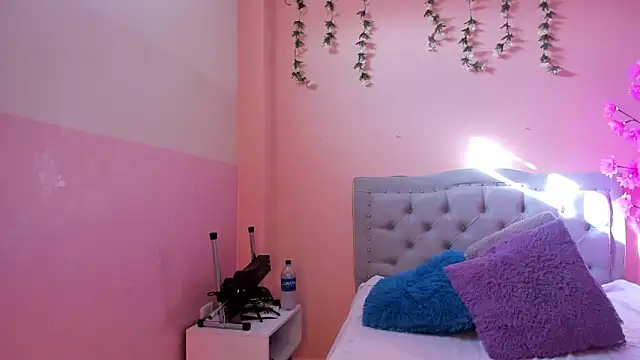 Snapshot of littletammy4u_ chatting on 10.23.25 littletammy4u online show from 10.23.25