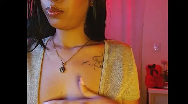 Snapshot of SallyWhitee chatting on 03.21.25 SallyWhitee online show from 03.21.25