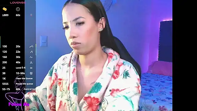 Snapshot of SallyWhitee chatting on 09.10.25 SallyWhitee online show from 09.10.25