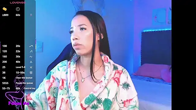 Snapshot of SallyWhitee chatting on 09.15.25 SallyWhitee online show from 09.15.25