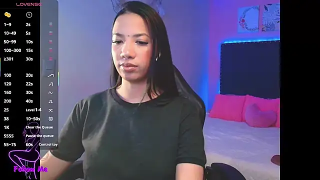 Snapshot of SallyWhitee chatting on 09.29.25 SallyWhitee online show from 09.29.25