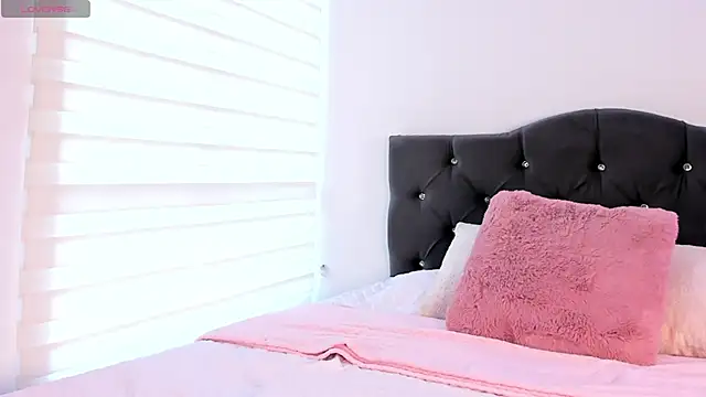 GABBY CULLEN online show from 11.08.25