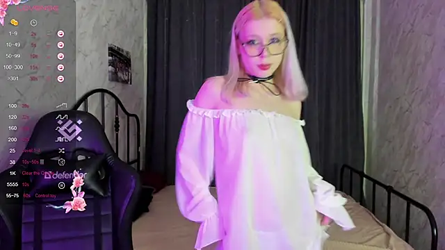 Mimi Webb online show from 03.02.25