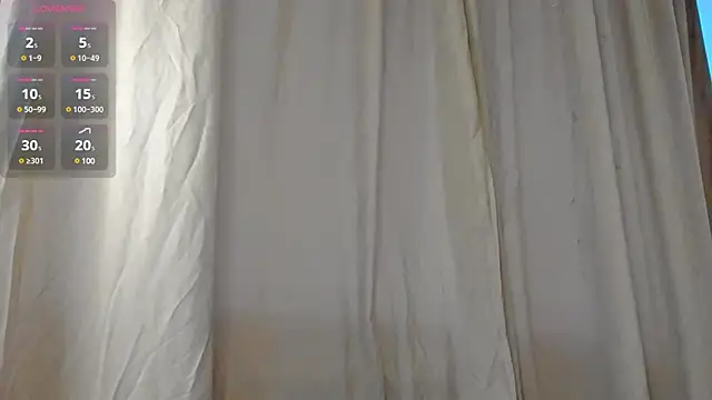 Mimi Webb online show from 03.05.25