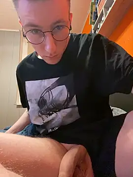 ItsMeLumisch online show from 02.27.25