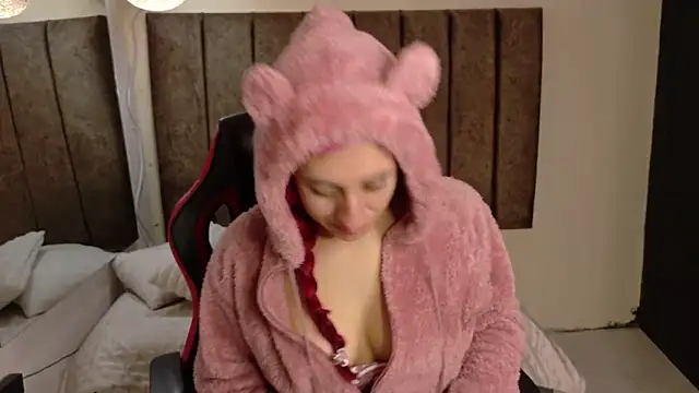 Alektra bryce online show from 11.10.25