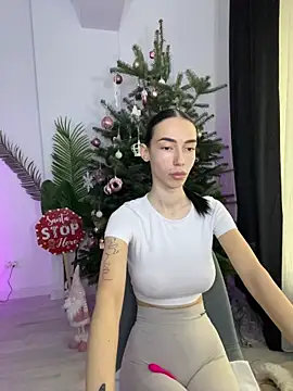 Celine Roxelle online show from 11.18.25