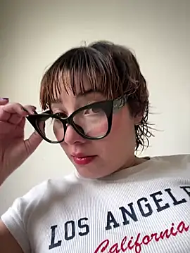 Snapshot of Maggie_Geller chatting on 02.14.26 Maggie Geller online show from 02.14.26