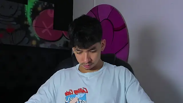 ISAAC CRYSTON online show from 11.04.25