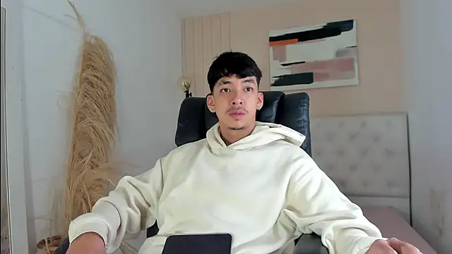 ISAAC CRYSTON online show from 11.05.25