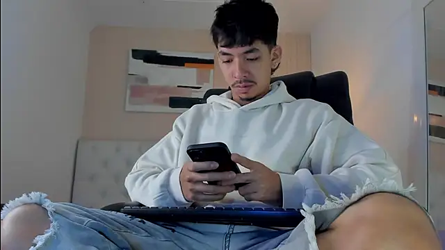 ISAAC CRYSTON online show from 12.20.25