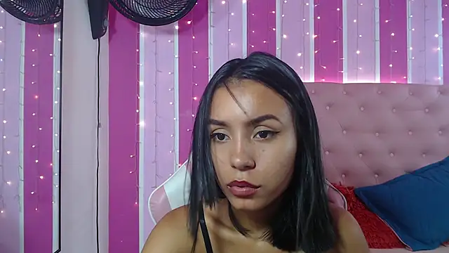Snapshot of julieta_fn chatting on 03.21.25 julieta fn online show from 03.21.25