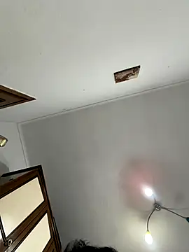 shakybabyx online show from 10.16.25