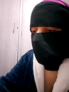 Snapshot of kabina chatting on 11.27.25 kabina online show from 11.27.25