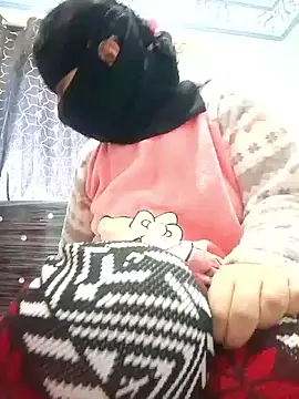 Snapshot of kabina chatting on 12.18.25 kabina online show from 12.18.25