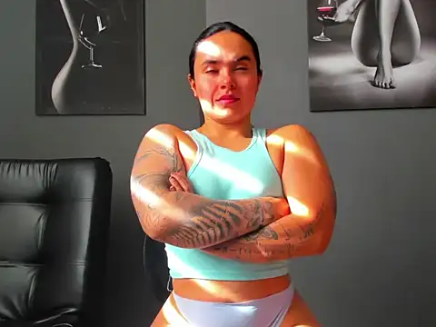 Snapshot of karlyjons12 chatting on 11.11.25 karlyjons12 online show from 11.11.25