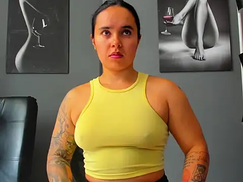 Snapshot of karlyjons12 chatting on 11.28.25 karlyjons12 online show from 11.28.25