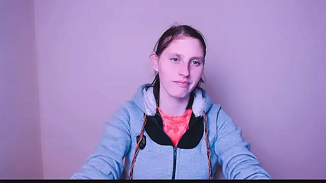 AdrianaRich  online show from 02.12.25