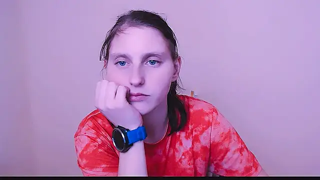 AdrianaRich  online show from 02.12.25