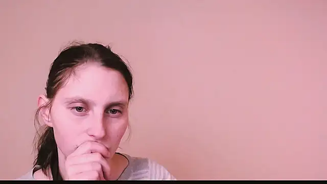 AdrianaRich  online show from 02.20.25