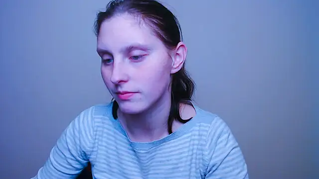 AdrianaRich  online show from 02.20.25